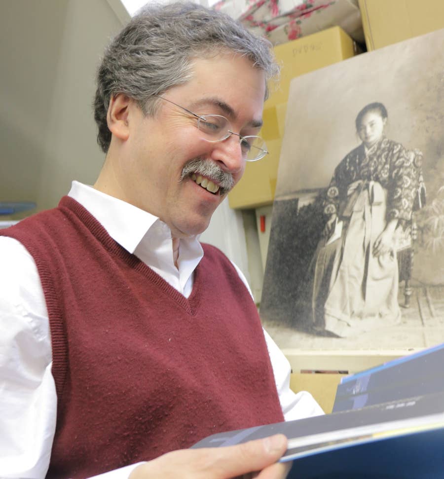 海を渡る金子みすゞ 詩と生涯伝える絵本がアメリカで出版 美しい挿絵と響く言葉 海を渡る金子みすゞ 詩と生涯伝える絵本がアメリカで出版 美しい挿絵と響く言葉