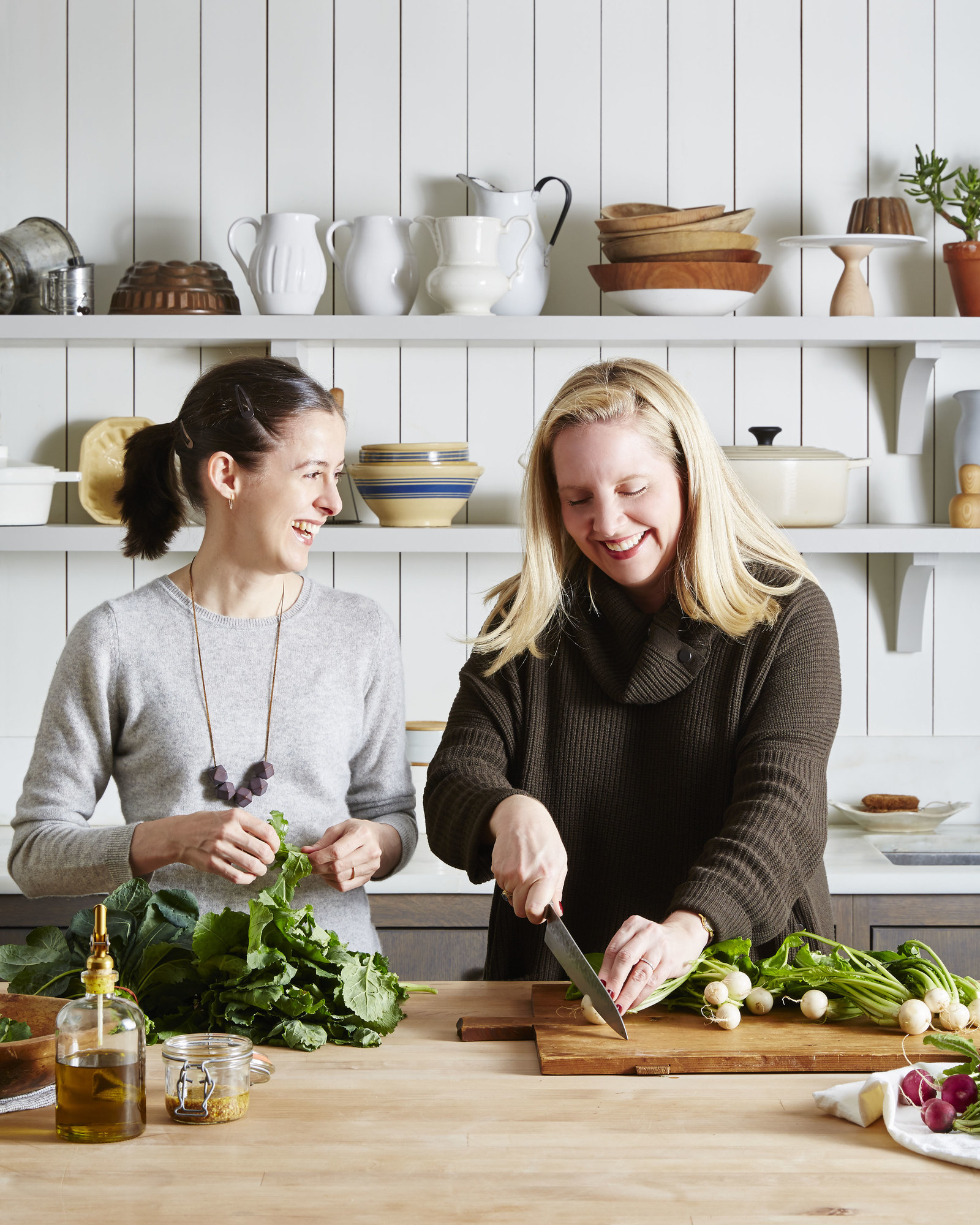 Kate cook dinner. Cooking class девушка. Баба ланч. Likes Cooking или Cook. Cooking lunch.