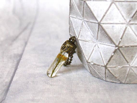 19 Tiny Pieces Of Botanical Jewellery You Ll Fall In Love With
