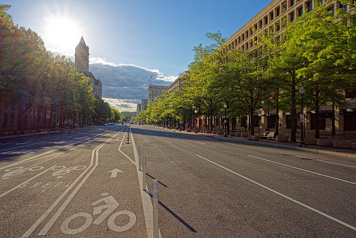 Ride in tandem, creating your own adventure of our nation's best monuments, with Capital Bikeshare.