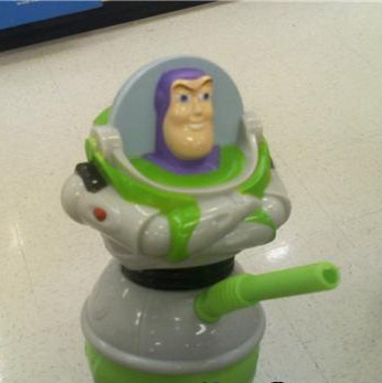Cuando pediste el termo de Buzz para llevarte tu jugo a la escuela.