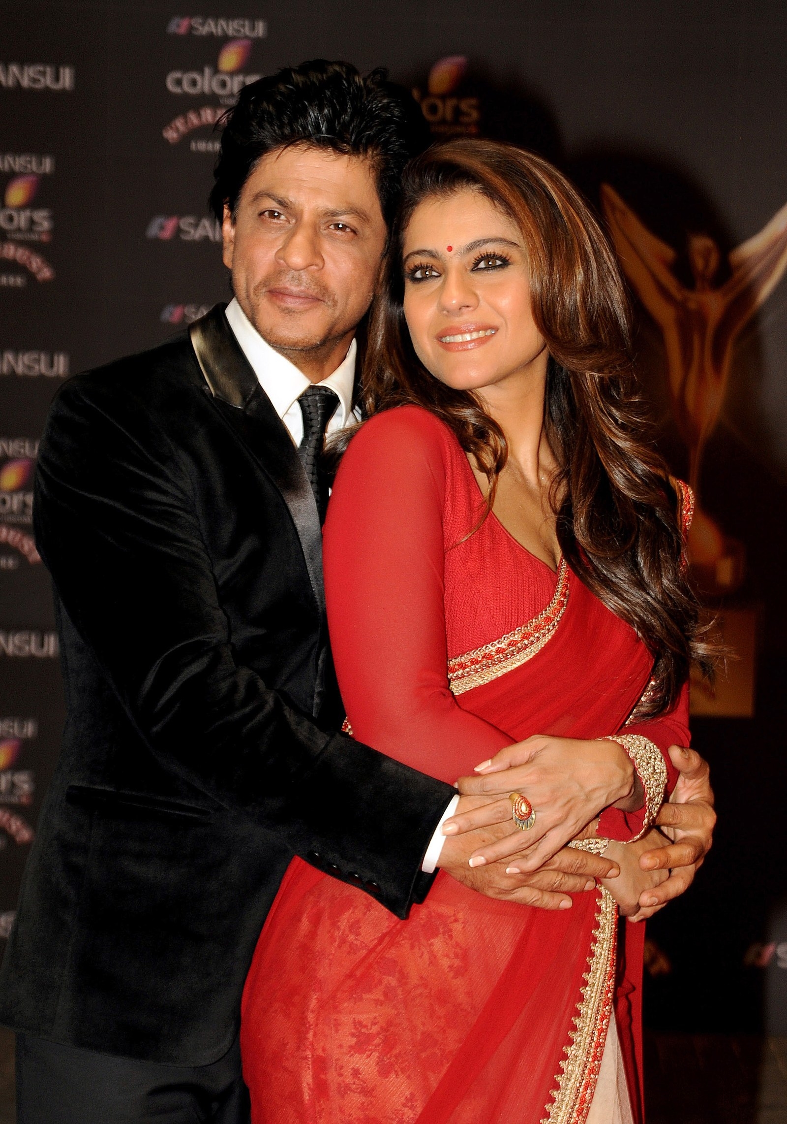 This Is For Everyone Who Likes To Pretend Shah Rukh Khan And Kajol Are Dating