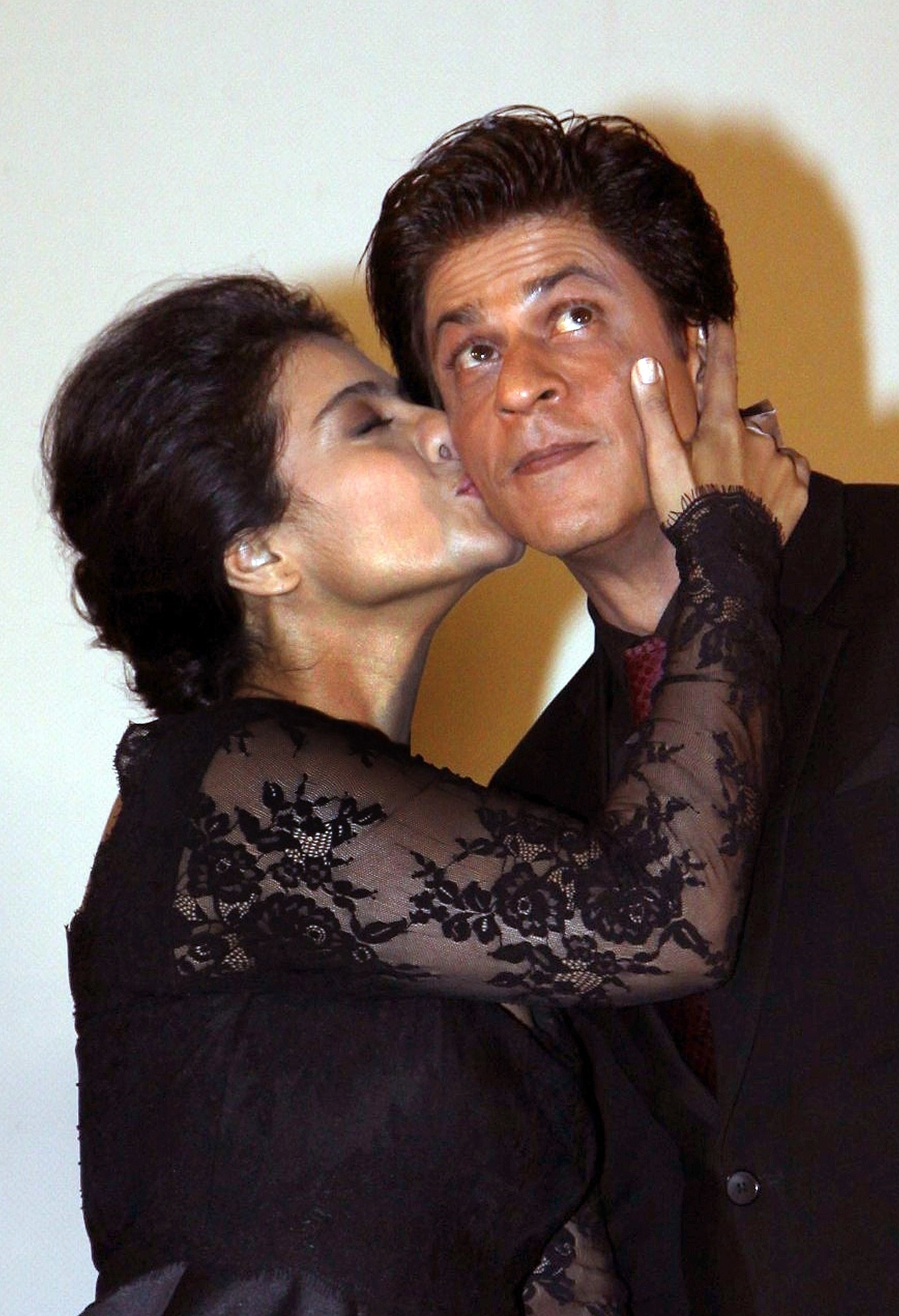 This Is For Everyone Who Likes To Pretend Shah Rukh Khan And Kajol Are Dating Xxx Pic Hd