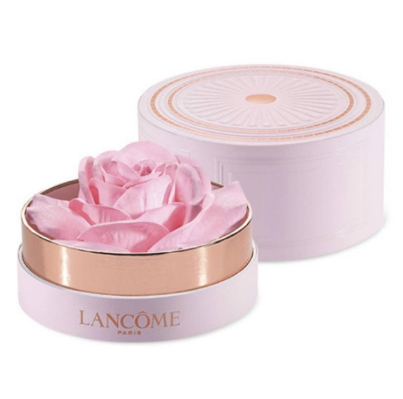 Then meet the highlighter of your DREAMS: the new Lancôme La Rose a Poudrer.