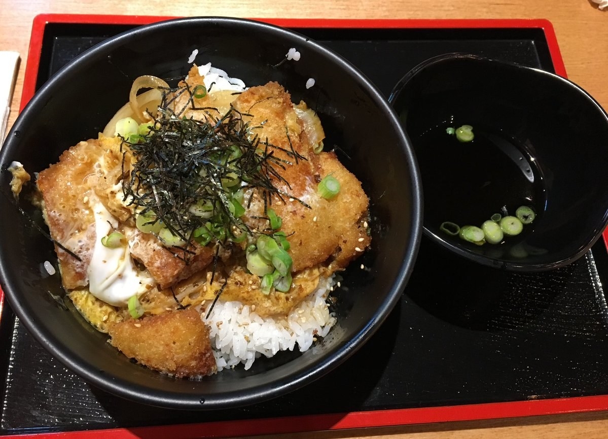 This is delicious cutlet made using the finest pork. It is usually served with sweet brown sauce to give that Japanese flavor. This meal is considered to be pretty heavy and rich. It would be ideal for the dinner. They usually serve some salad of shredded cabbage along with this dish.