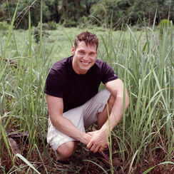 Ken is police officer with the NYPD. (clapping) He was voted out for being a strong member of the other team after the merge. Ken made it to 8th place on his season.