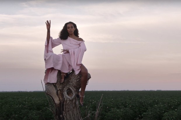 Mejor interpretación R&amp;B: "Cranes in the Sky" de Solange.