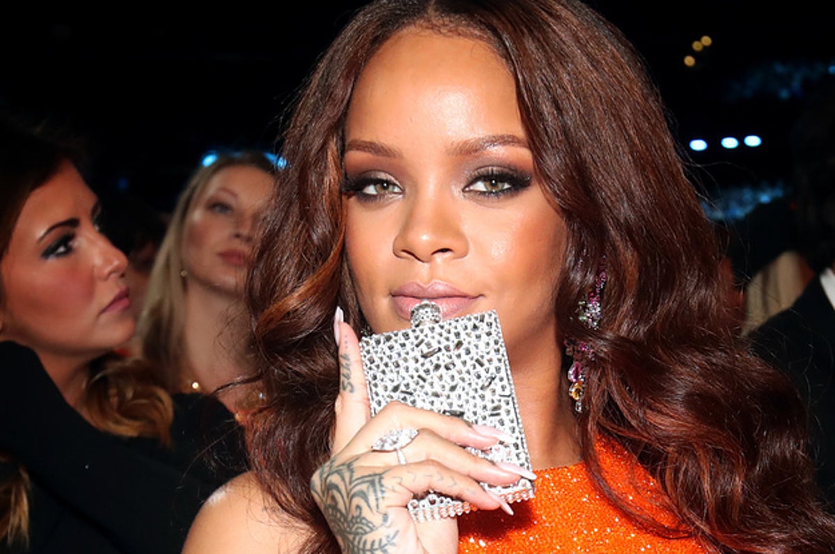 The SNEAKIEST Flasks You Need To Cop Rihanna's Coachella Swag, News