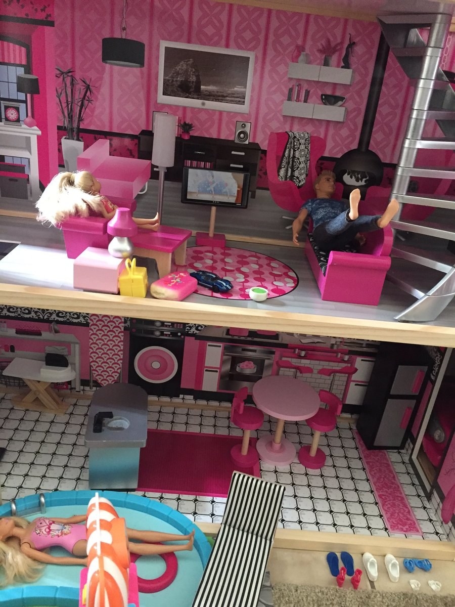 barbie house clean