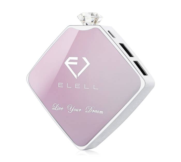 セルフィーに便利 リモートシャッター付きのかわいいモバイルバッテリー セルフィーに便利 リモートシャッター付きのかわいいモバイルバッテリー