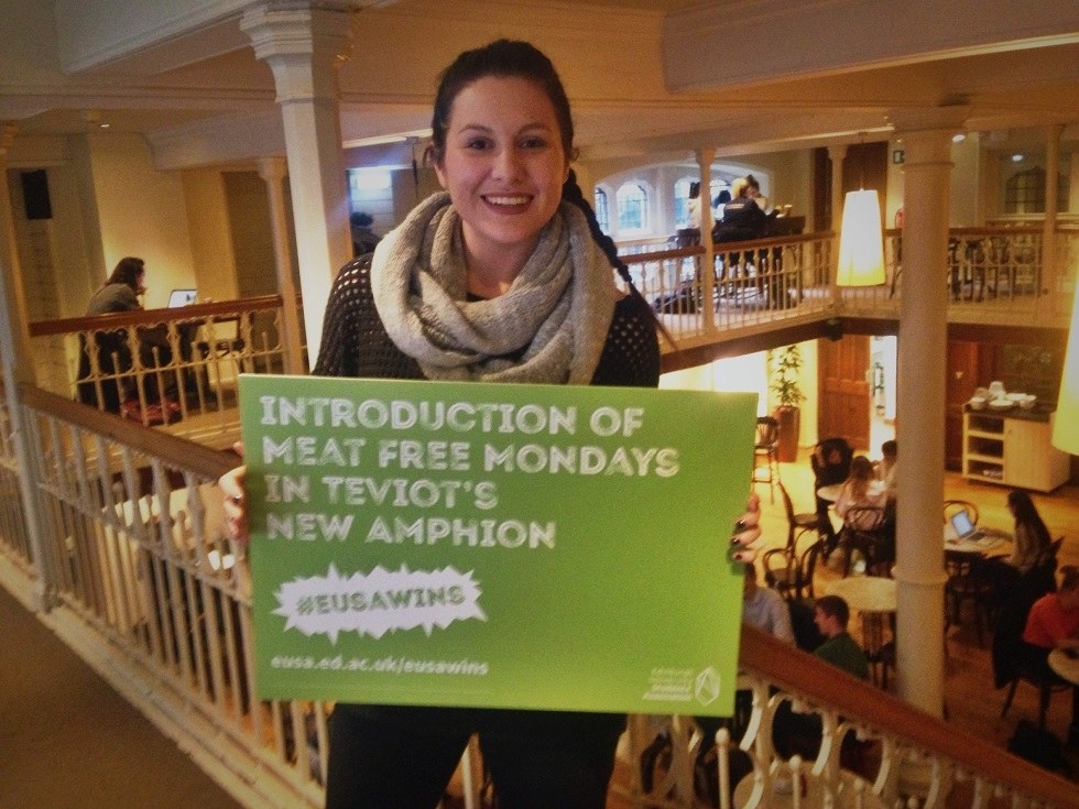 Skipping meat for one day a week helps you AND the planet ... and it's super delicious! Thanks to Jenna, Teviot's New Amphion introduced meat-free Mondays with mouth-watering vegetarian and vegan meals! Yummy!