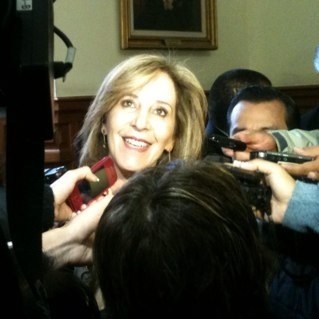 Y según declaró en conferencia de prensa quiere "exigirle a nuestros gobiernos que arreglen la casa."