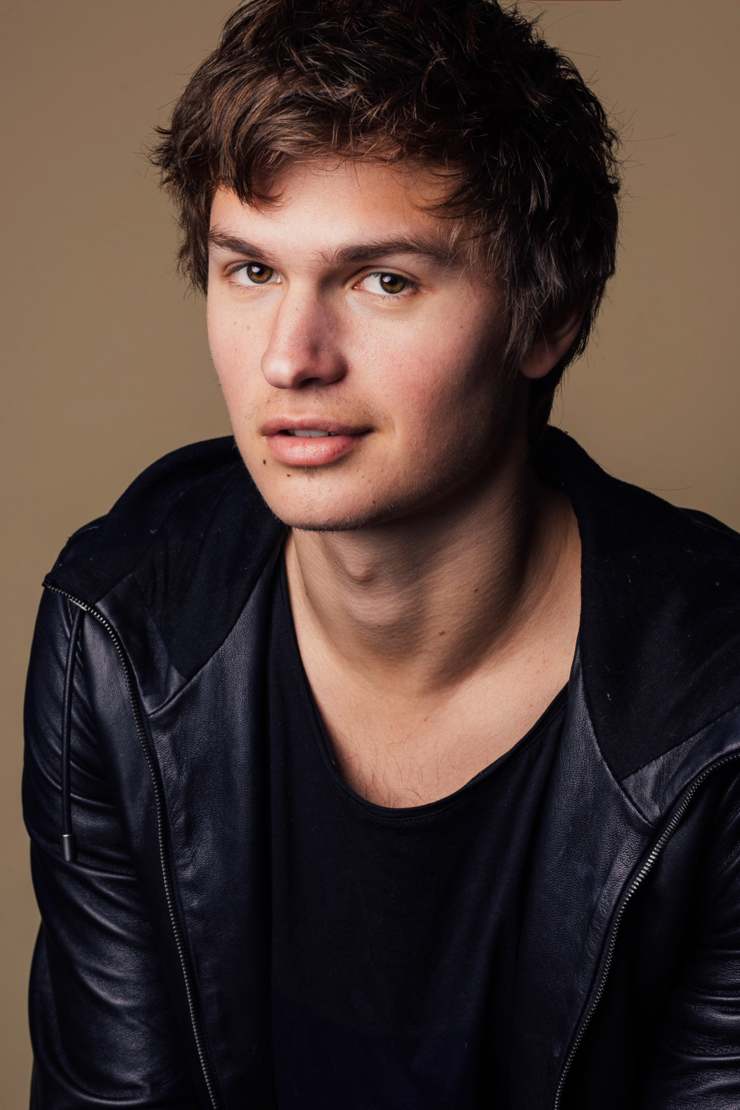 Виноват актер. Энсел Эльгорт. Актёр Ansel Elgort. Ansel Elgort (Энсел Эльгорт). Энсел Эльгорт 2022.