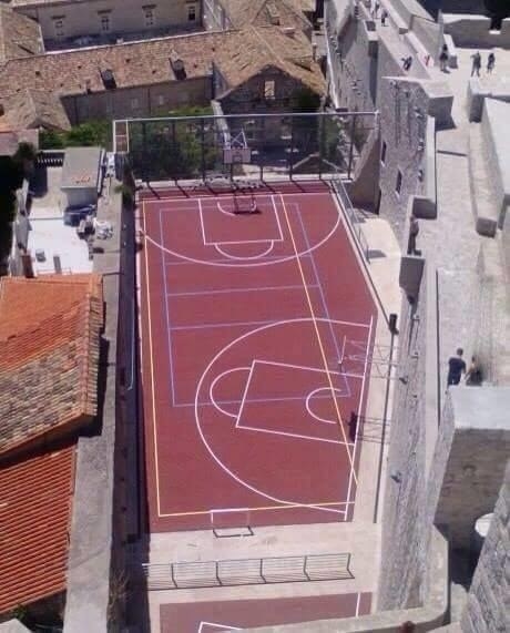 Aquí se juega el basket transdimensional.