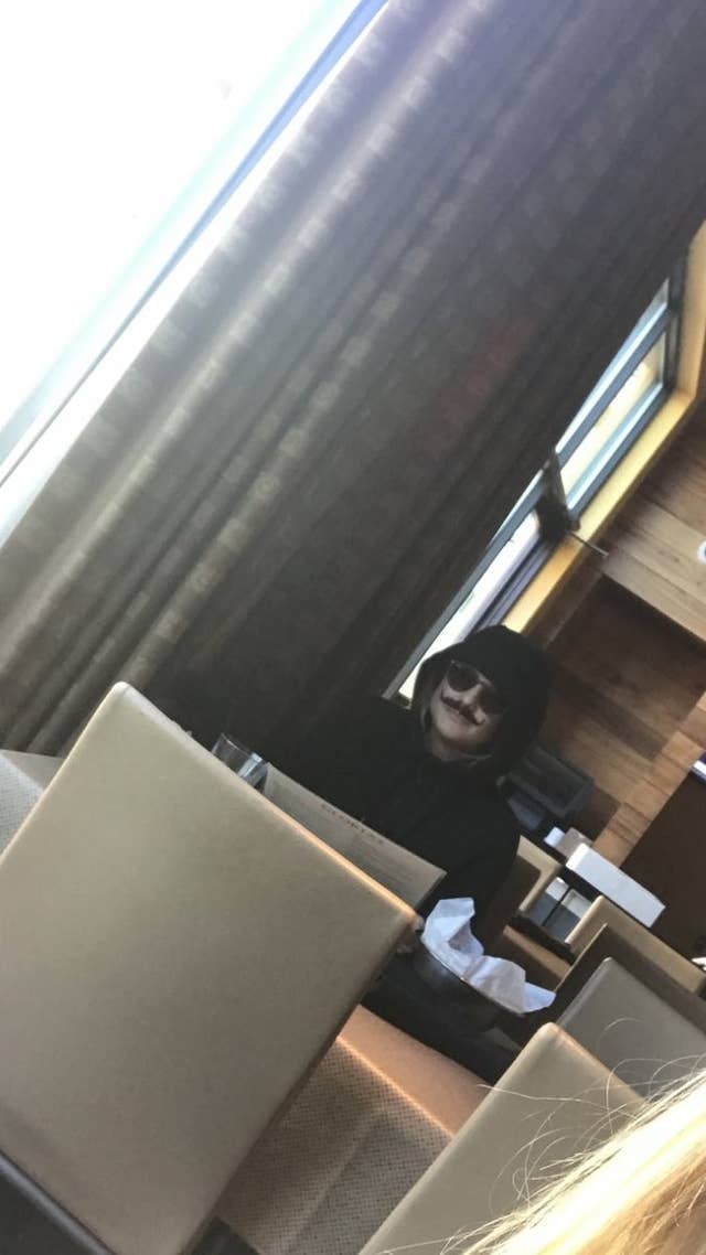 Everyone Is Relating So Hard To This Girl Who Showed Up To Her Friend S Date In A Disguise