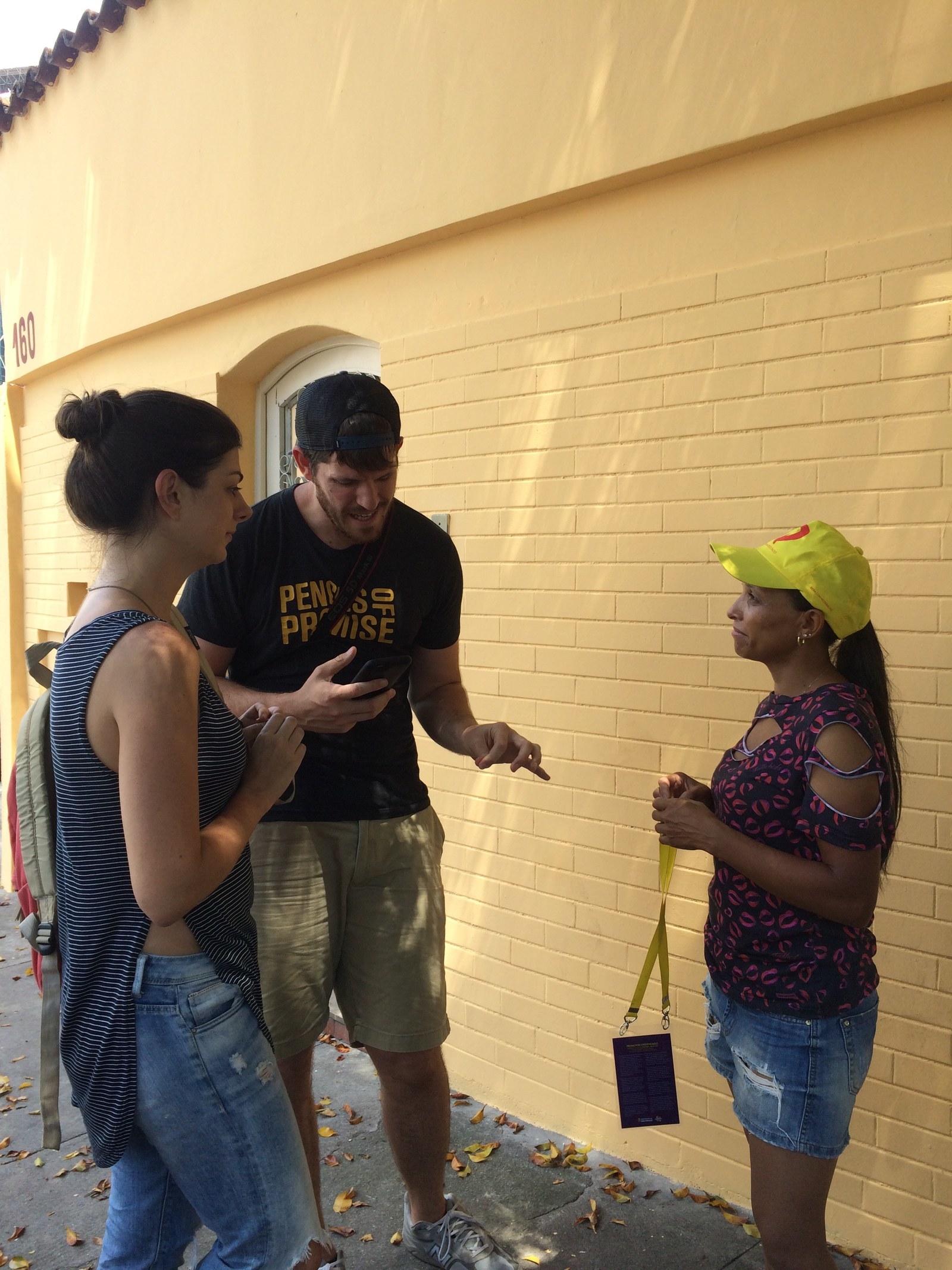 Por isso – junto com Maria, a intérprete brasileira – evitamos os blocos de Carnaval e seguimos pelas ruas tranquilas atrás do Largo da Batata, no bairro de Pinheiros.