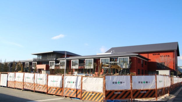 学校法人「森友学園」が購入した大阪の国有地をめぐる疑惑。10億円級の土地に、学園側が支払っていたのは実質200万円だった問題だが、「報道が少ない」との声もある。新聞各紙はどう報じているのだろうか。