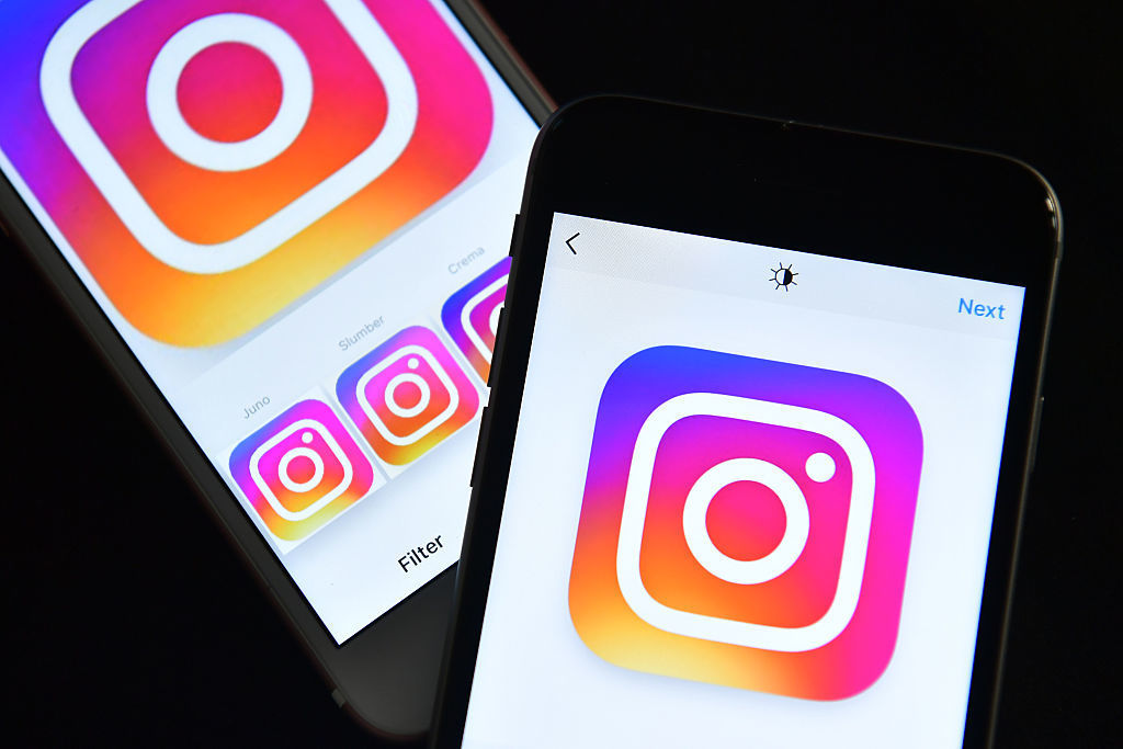 Instagram アルバム形式で投稿できる機能を追加