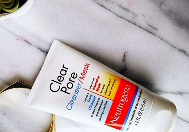 Neutrogena's Clear Pore Cleanser/Mask is basically a pimple eraser.