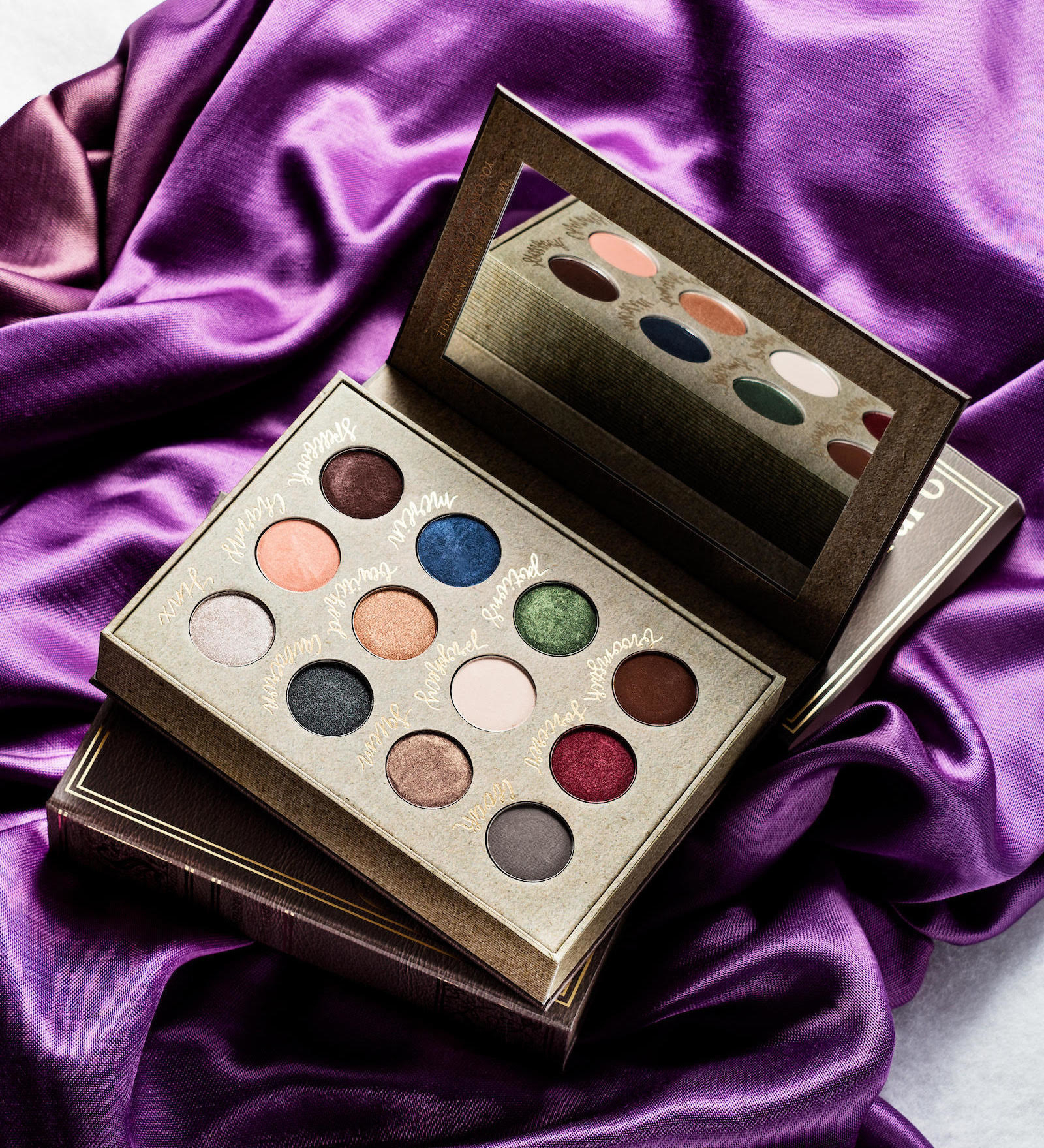 Magic eyeshadow. Палетка теней Wizardry and Witchcraft Palette. Storybook Cosmetics Wizardry and Witchcraft.