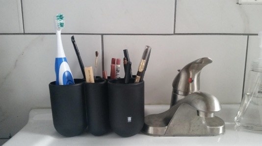 Toothbrush holder