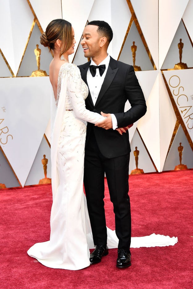 And tonight, while posing on the Oscars red carpet, they once again proved that true love DOES EXIST!
