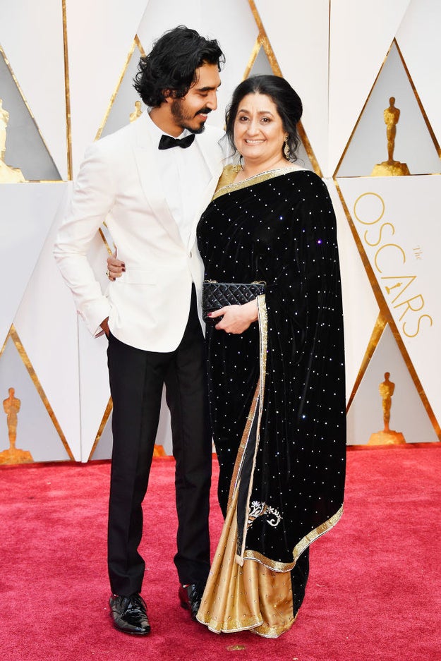 Nada más tierno que Dev Patel con su mamá, Anita.