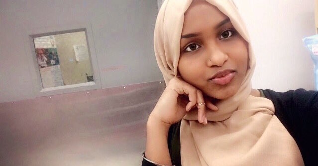 This Muslim Teen Flawlessly Played Basketball And People Are Obsessed
