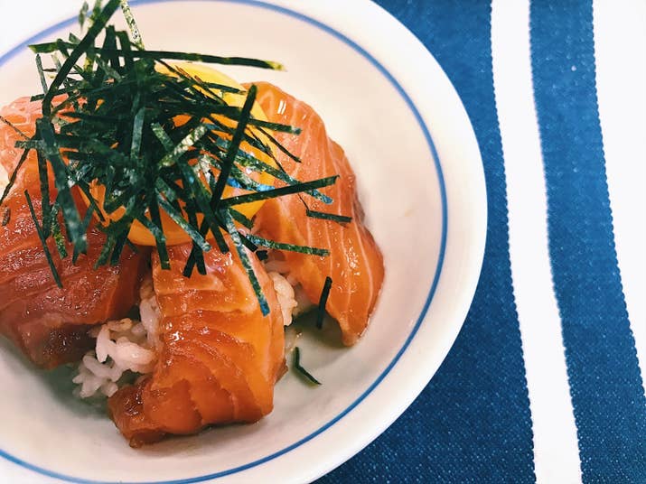 漬けダレのフタを開けた途端、胡麻がふわっと香ります。