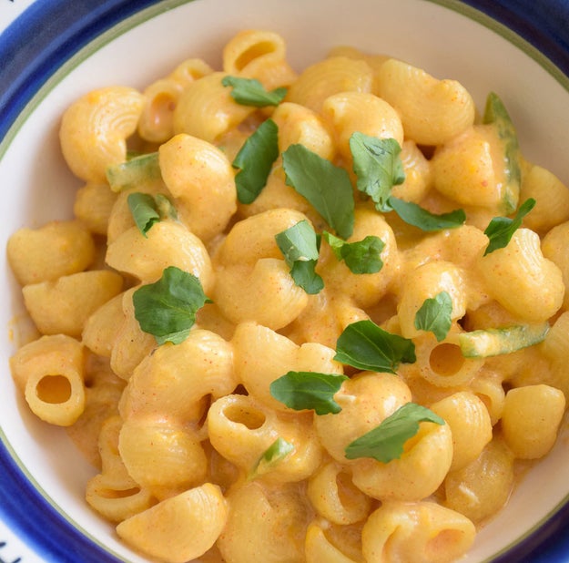 Un mac &amp; cheese con jalapeño, porque en el Super Bowl no hay llenadera.