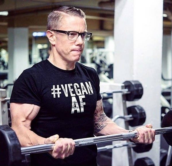 A shirt that's versatile and can be worn to the mall or to the gym but vegainz not included. While AF doesn't stand for Animal Friendly, it can with this tee from @veganfatkid and Vegetaryn because a portion the proceeds go to Beagle Freedom Project, PETA, Animal Place, Mercy for Animals and more throughout the year!