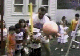 Nunca faltaba ese niño víctima de un accidente y a todos nos tocó serlo. Nada era peor que sufrir esto y que encima te ganaras puro chicle de bola lleno de tierra.