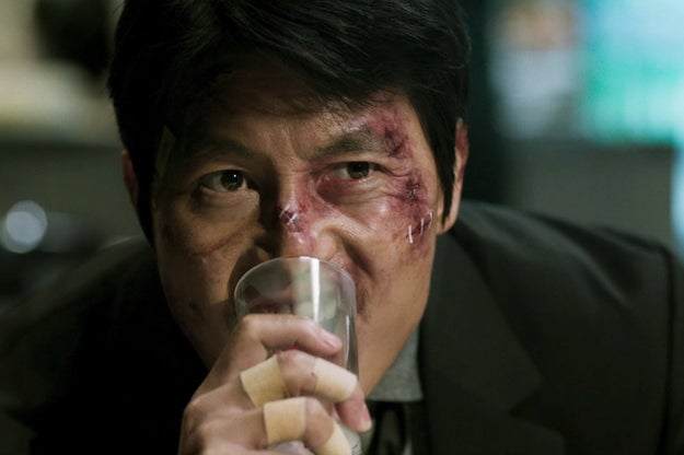 韓国人監督はなぜ俳優にガラスのコップを食べさせたのか