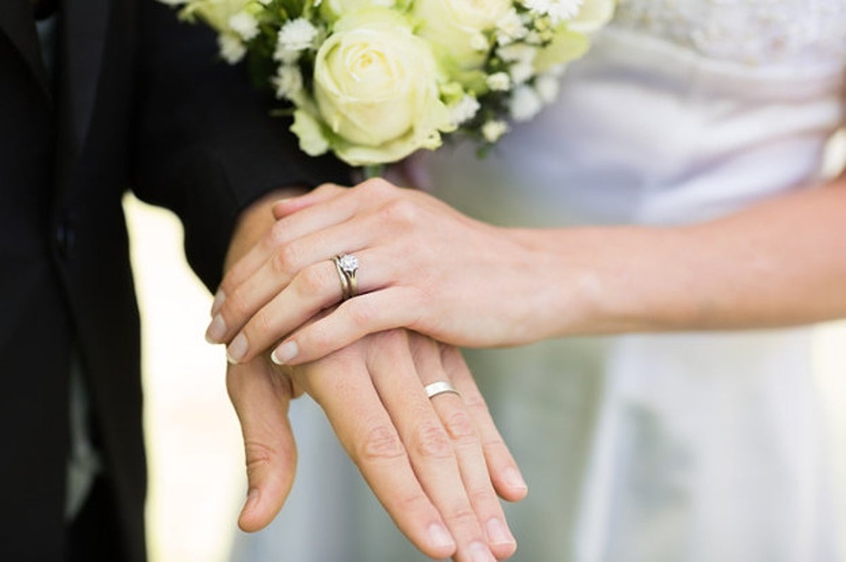 結婚で名前を変えた私は すぐにそれを後悔した