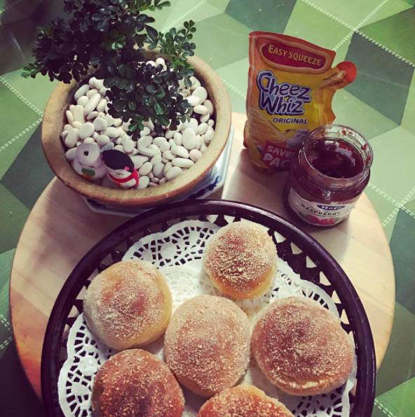 Os filipinos adoram um pandesal no café da manhã.