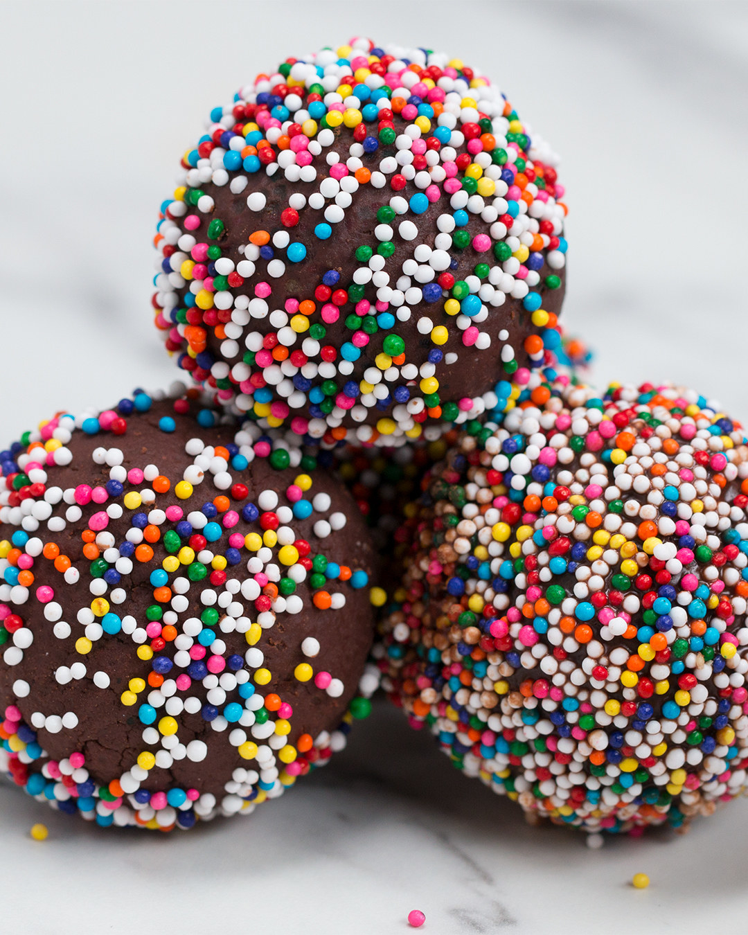 These 3-Ingredient Dark Chocolate Truffles Are A Healthier Way To Indulge