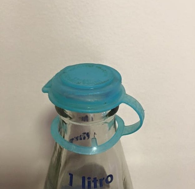 Ou este, cujo propósito era manter o gás do refri.