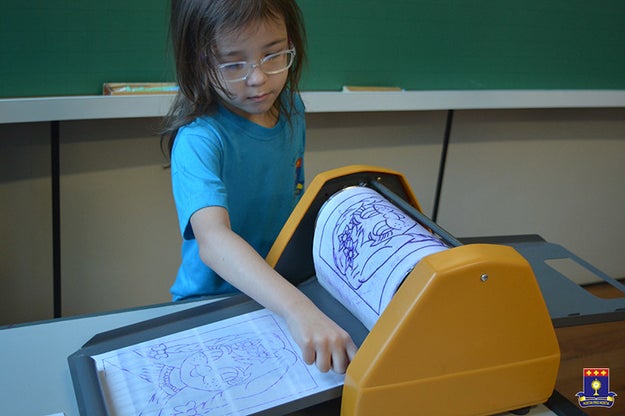 Este aparelho praticamente pré-histórico.