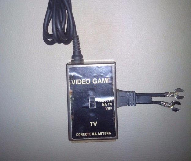 Este conversor que parece saído de uma máquina do tempo que estava visitando o passado longínquo.