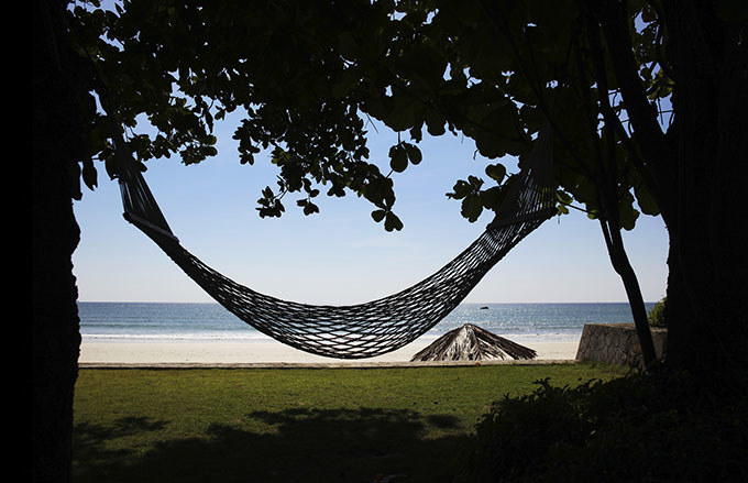 If you are looking for perfect beaches, quiet places, and clean, crystal clear water, this place can also be found in Myanmar, called Ngapali. It is located in the west of the country and getting here can be expensive, as is the accommodation. Nevertheless, the price to pay is compensated by getting this little piece of paradise in which to disconnect from the world and spend a few days in peace and harmony. Not everything can be temples!