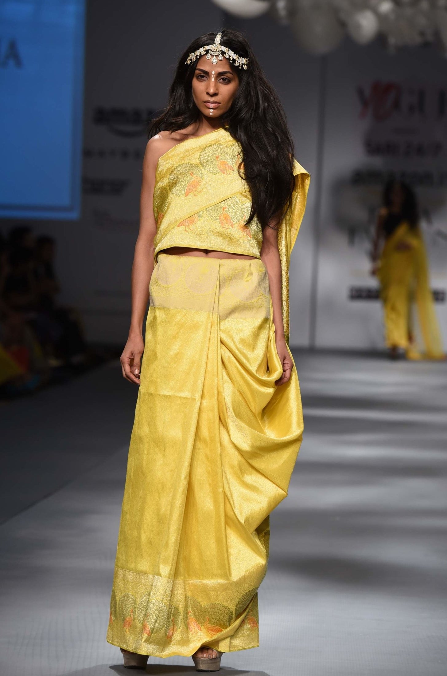 Here Are 35 Non-Boring Ways To Drape A Sari