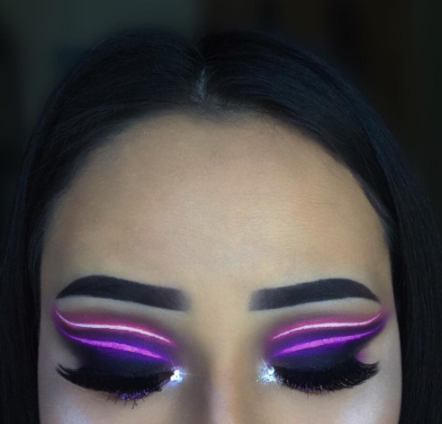 Make up neon: il trend fluorescente che spopola su Instagram [FOTO]