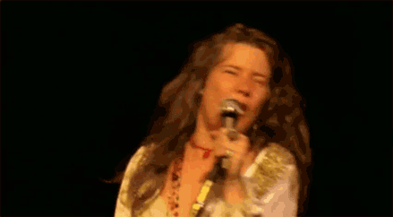 La reine du Flower Power, qui inspira plusieurs générations d'apprenties rock stars dans le monde entier. Janis chantait comme si sa vie en dépendait, buvait comme un marin en permission et faisait absolument tout ce qu'elle voulait. Elle a fait Woodstock, vendu des caisses d'albums et a brisé une bouteille de whisky sur le crâne de Jim Morrison. C'était la plus grande.Titres phares: Ball And Chain, Me And Bobby McGee, Kozmic Blues...