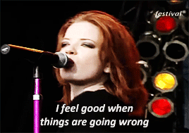 La meneuse de Garbage, dans lequel on retrouve Butch Vig, le producteur de Nirvana. Un phénomène à la lisière du grunge et de la pop, qui l'a propulsée au rang des icônes du rock des années 90.Titres phares: Stupid Girl, Only Happy When It Rains...