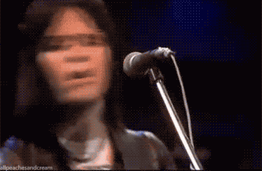 Joan Jett, chanteuse et guitariste légendaire, a certes écrit une flopée de tubes en solo et avec les Blackhearts, mais fut aussi au centre des Runaways, l'un des phénomènes rock les plus éclatants des années 70.Titres phares: Bad Reputation, I Love Rock'n'Roll...