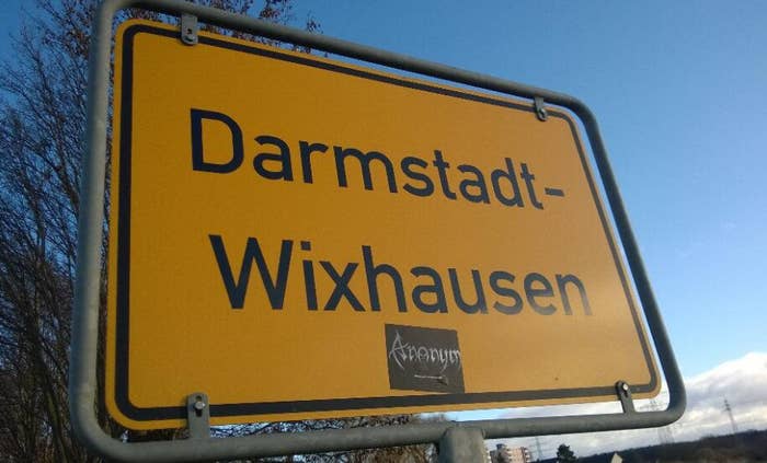 Von Tittenkofen Bis Hundeluft Lustige Und Kuriose Ortsnamen