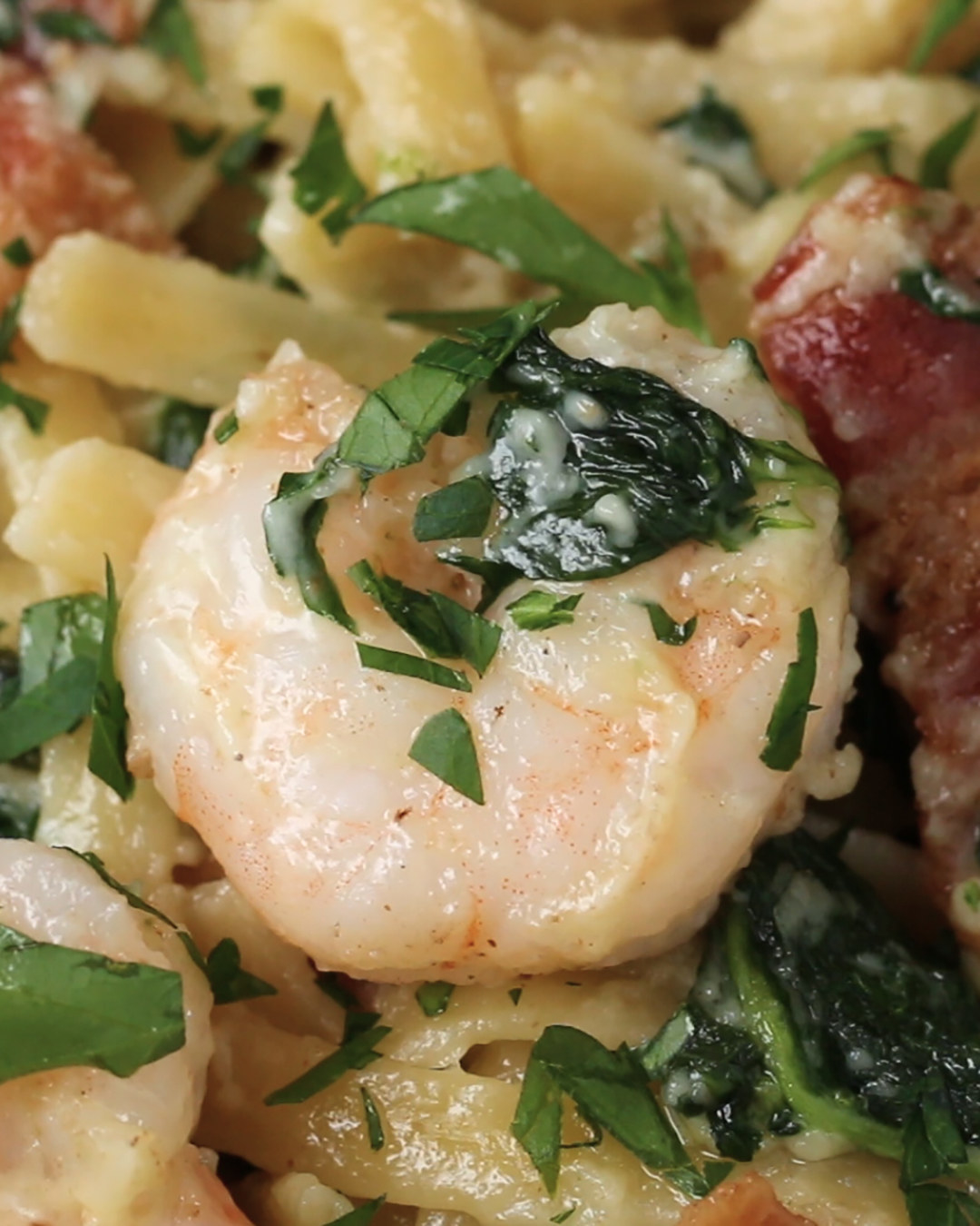 One Pot Shrimp And Spinach Fettuccine Alfredo