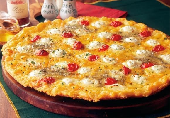 Anyone who tries to eat this better hope their throat doesn't give out on them.. Cheese and Honey?? That's got to be rough on the body....