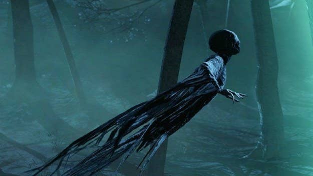 "Eu estava dormindo, de repente acordei e vi um fantasma, ou sei lá o quê, parecido com um Dementador (sim, do Harry Potter) olhando pra mim. Ficamos ali, nos encarando. Então o braço desse ser começou a apertar meu pulso. Eu estava sentido muita dor e fiquei desesperado, mas não conseguia me mover. A única coisa que consegui fazer foi fechar os olhos e dormir", jennymaiia