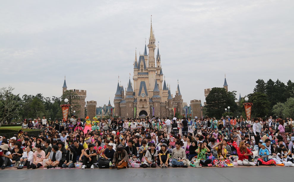 東京ディズニーランドは盗撮の聖地 ネットに溢れる画像